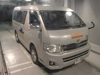 2011 TOYOTA HIACE