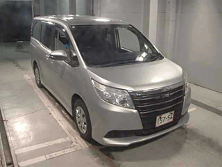 2017 TOYOTA NOAH