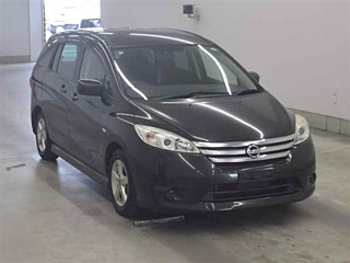 2013 NISSAN LAFESTA