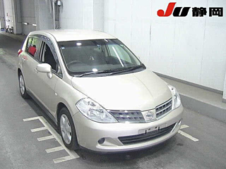 2011 NISSAN TIIDA